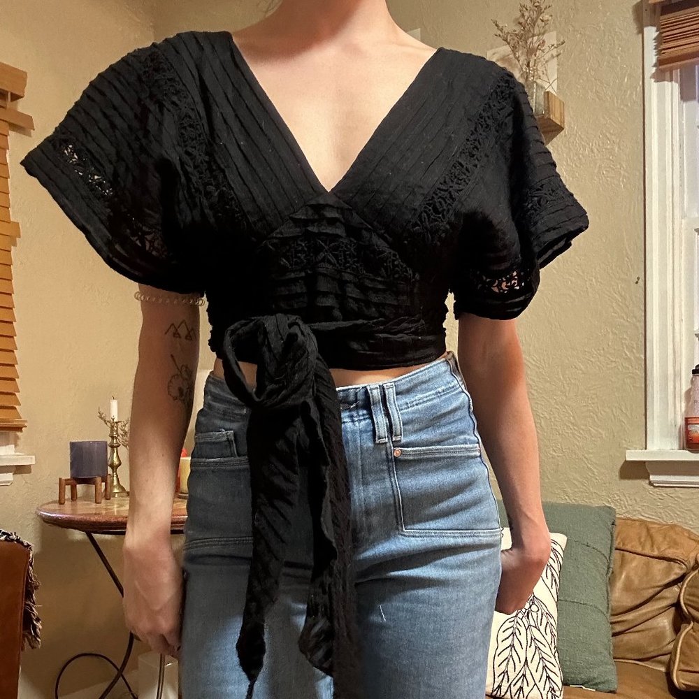 FREE PEOPLE - wrap around top